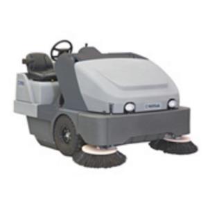 Nilfisk Advance SW8000 Rider Sweeper