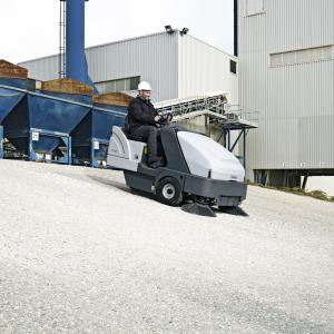 Nilfisk Advance SR1601 Rider Sweeper