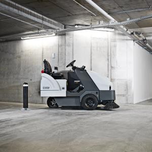 Nilfisk Advance SR1601 Rider Sweeper